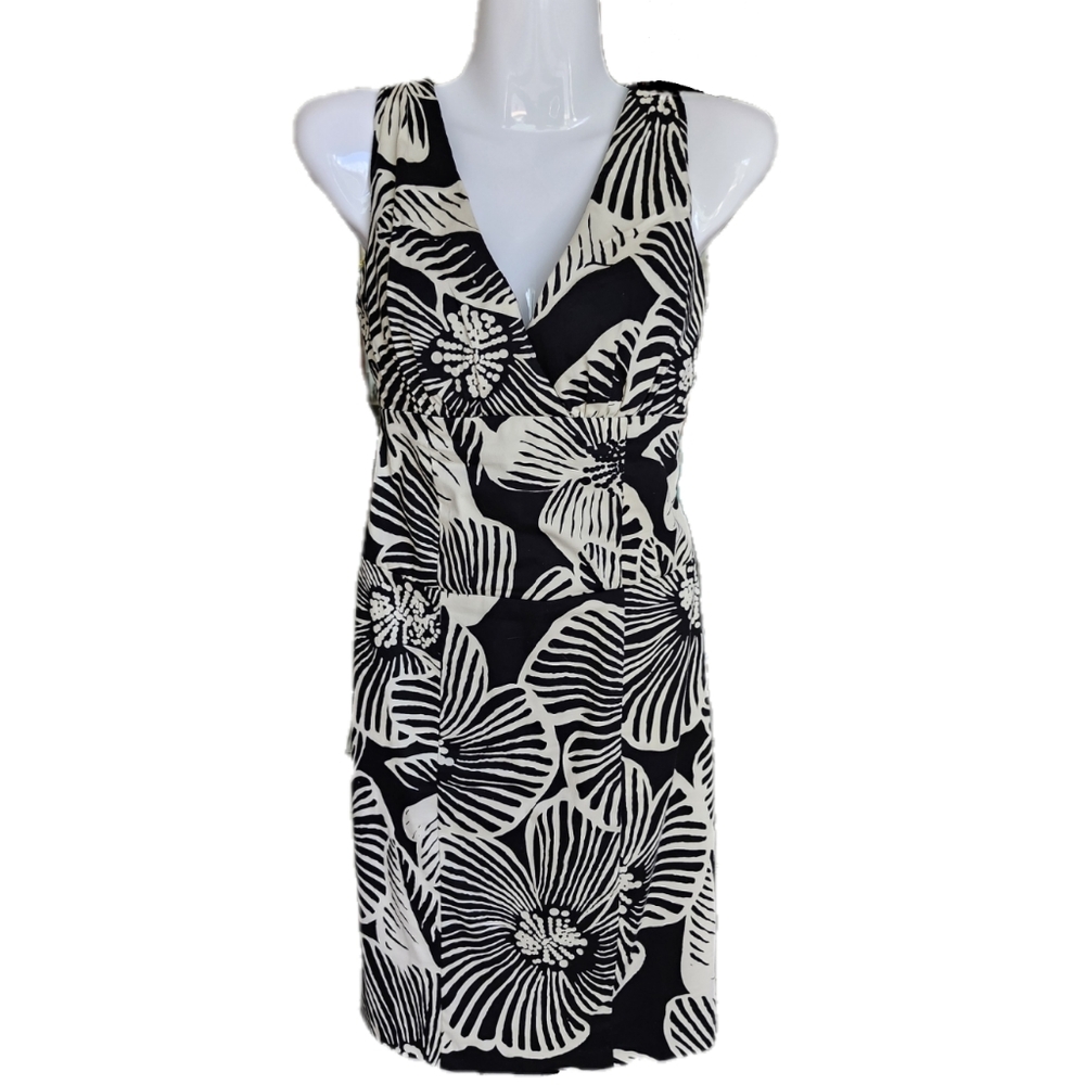 Sleeveless dress